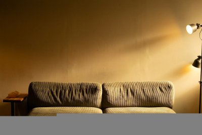 Eén plafondlamp is niet meer genoeg voor je woonkamer